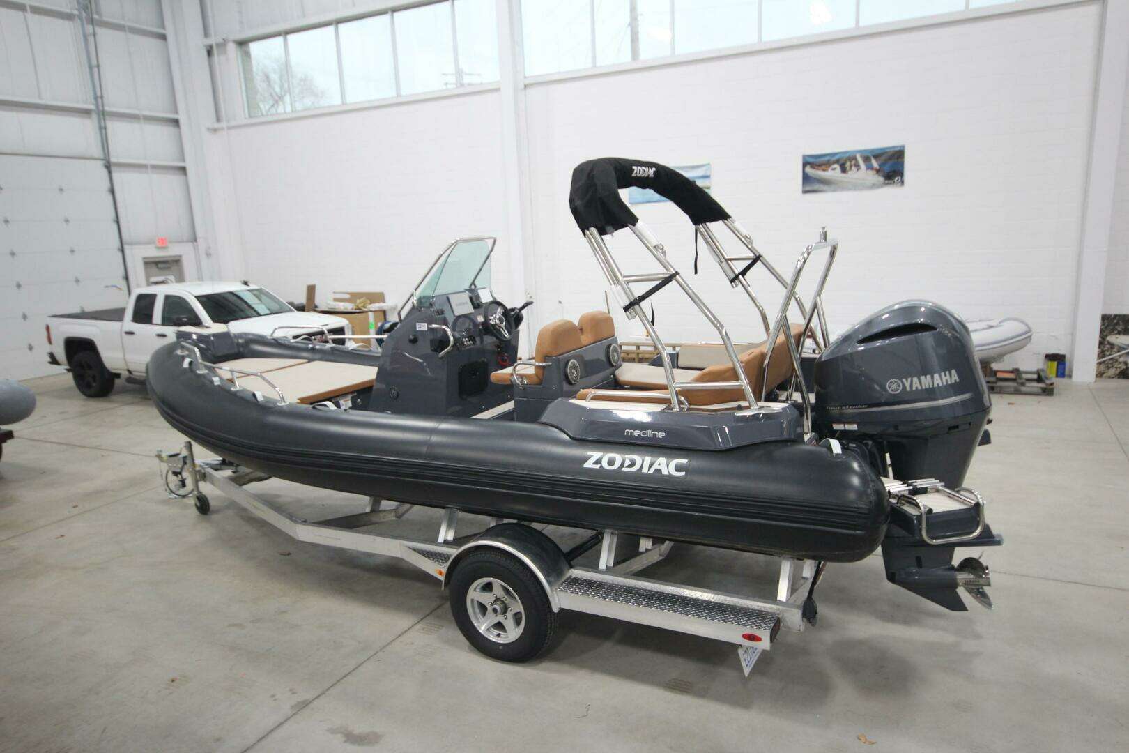 2024 Zodiac Medline 6.8 NEO - Image 4
