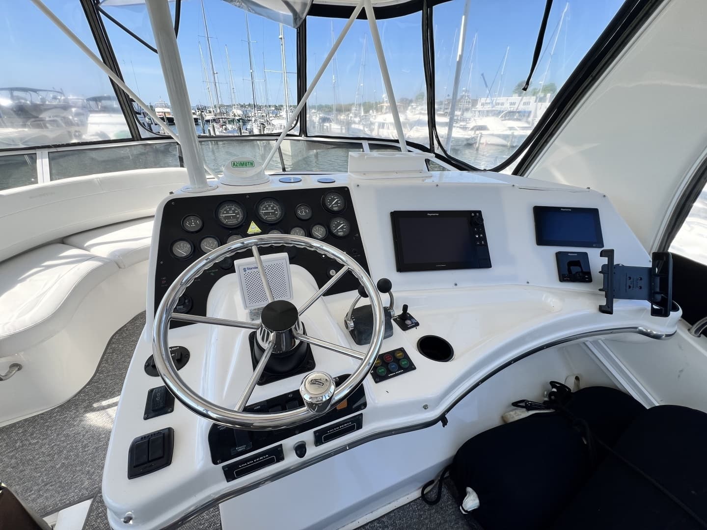 2000 Silverton 42C - Image 24