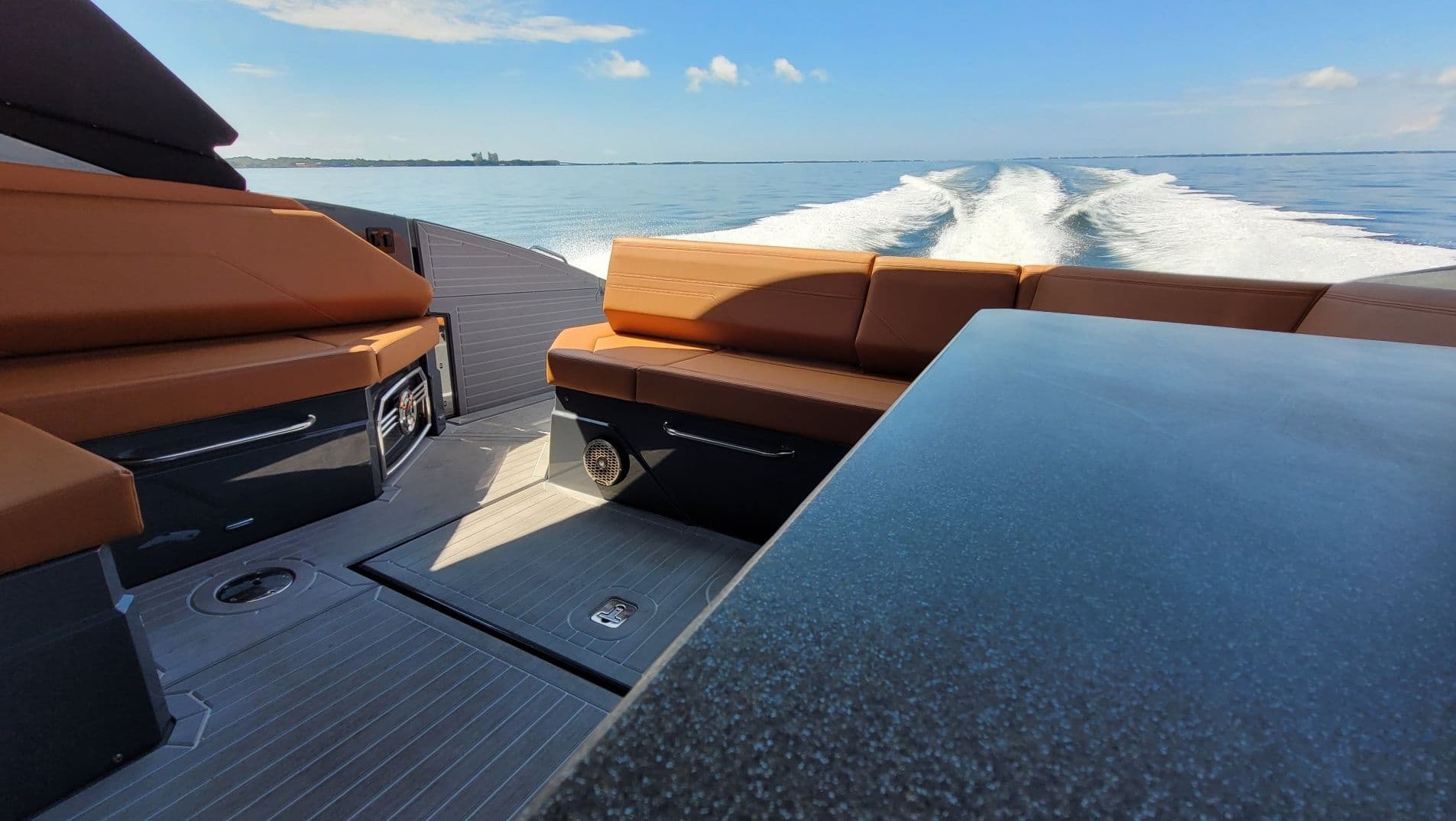 2023 CRUISERS YACHTS 38 GLS OB - Image 37