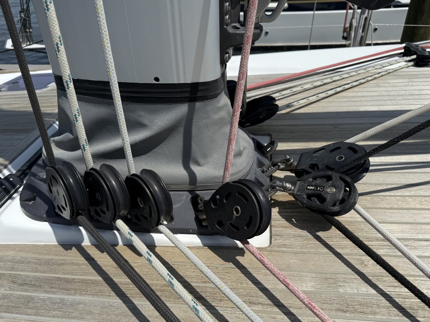 2016 Beneteau Oceanis 60 - Image 42