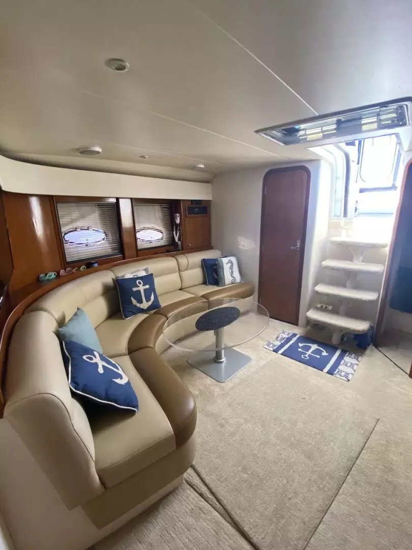 2000 Carver Trojan 440 Express - Image 22