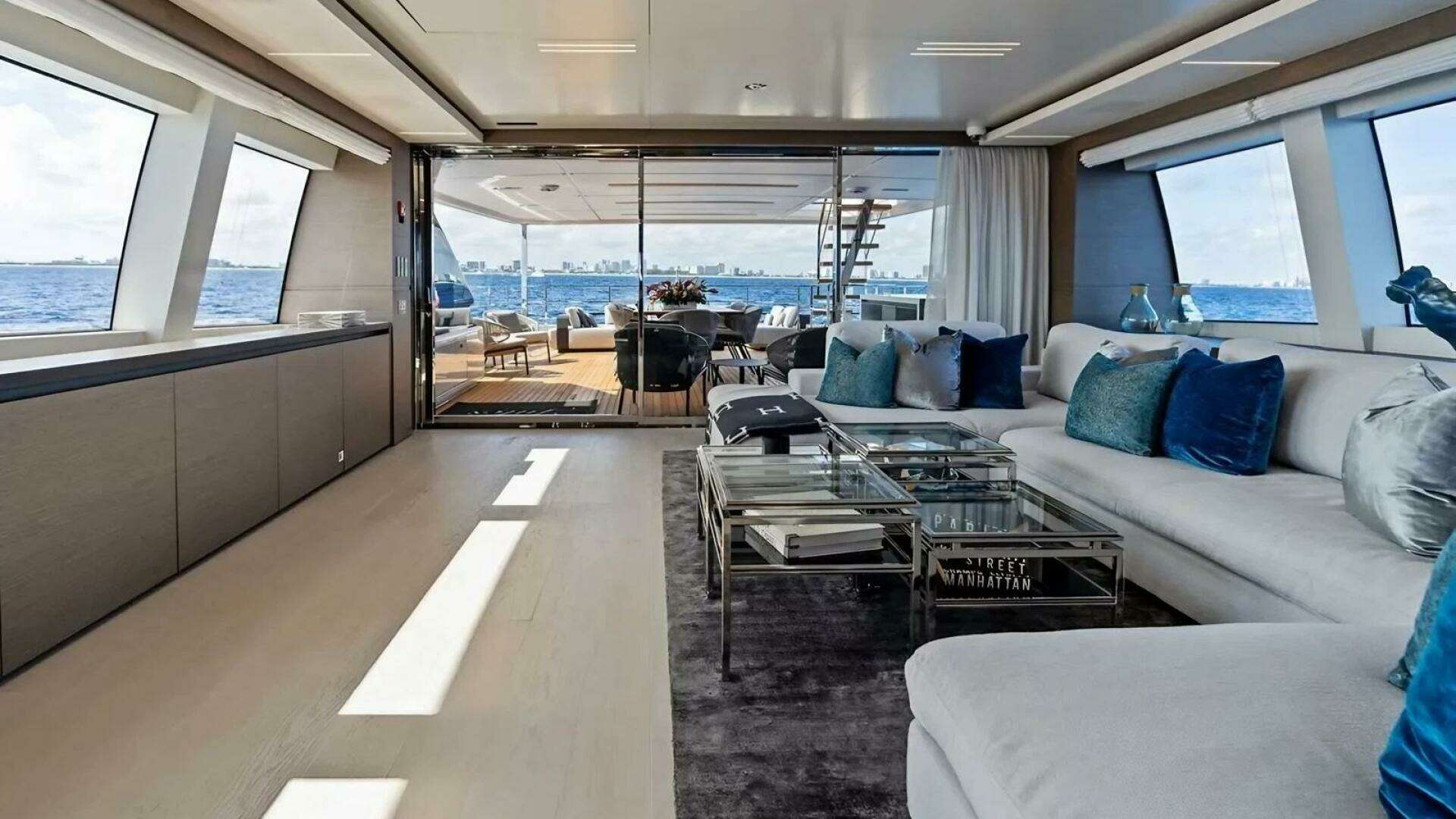 2022 Custom Line Navetta 37 - Image 8