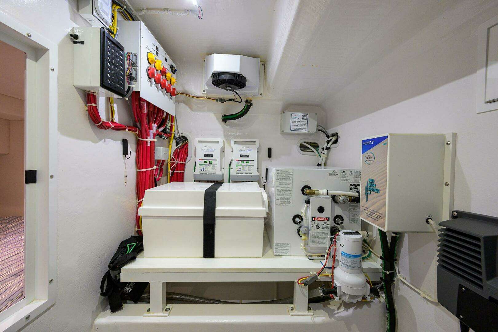2024 Valhalla Boatworks V-55 - Image 39