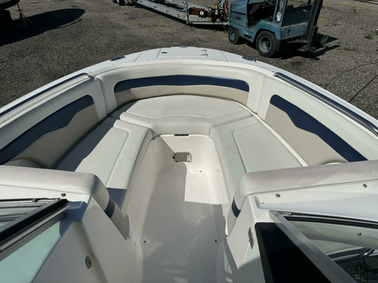 2014 Chaparral 246 SSI - Image 13