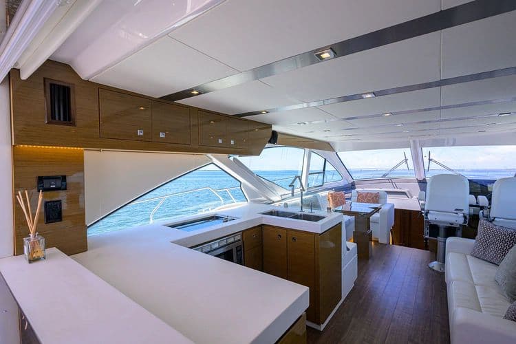 2018 Cruisers Yachts 60 Fly - Image 36