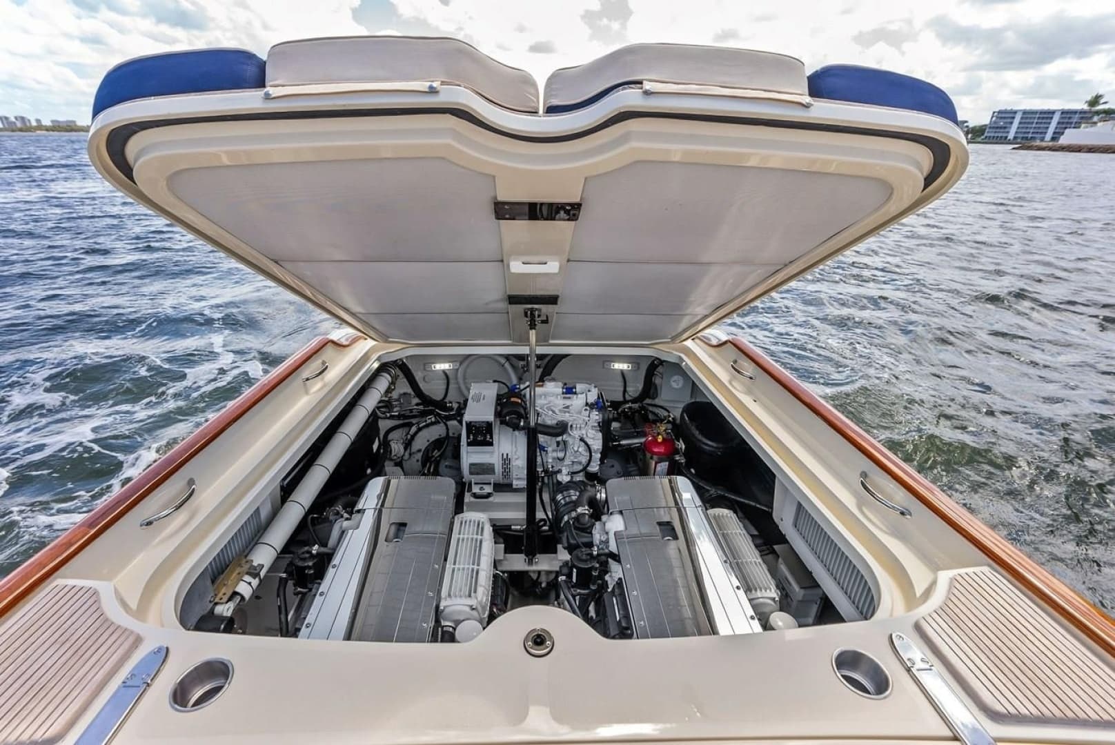 2008 Hinckley Talaria 38R - Image 20