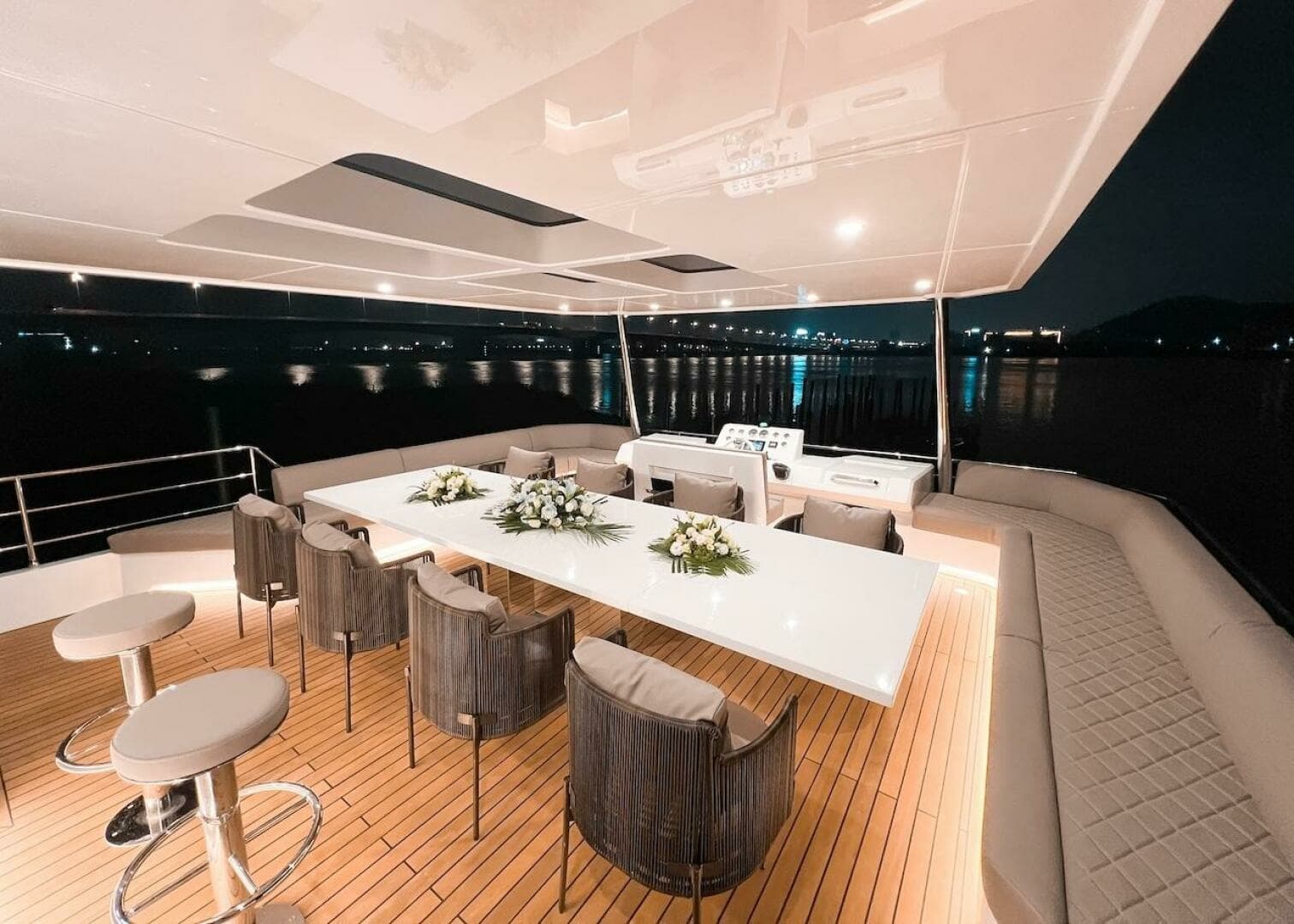2026 Diamond Yachts EF56 Power Catamaran - Image 25