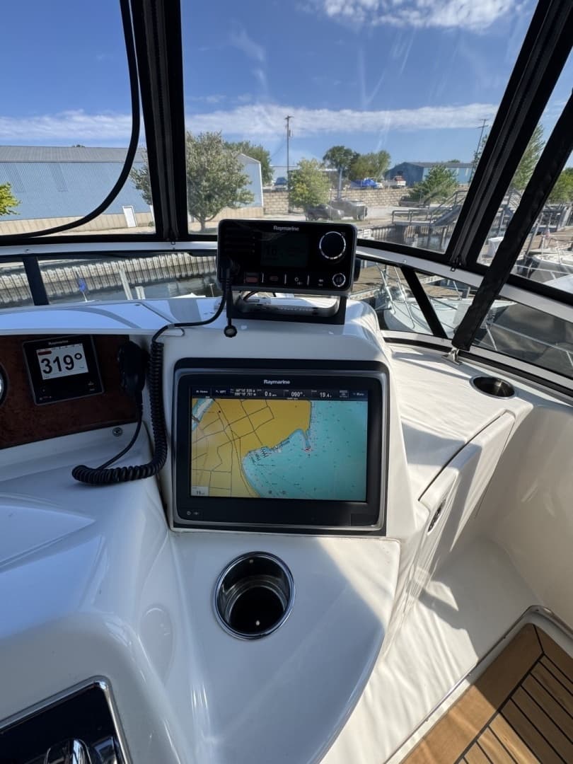 2002 Silverton 39 Motor Yacht - Image 18