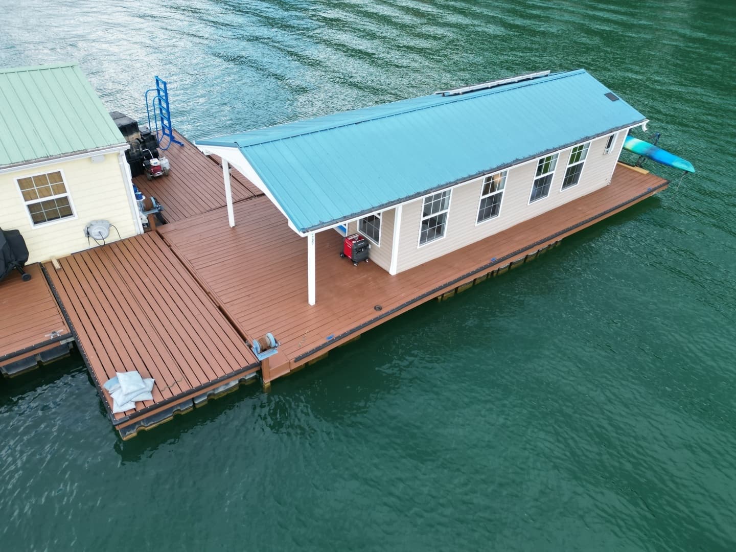 2008 Custom 13 x 29 Floating Cabin Approx 377sqft - Image 9