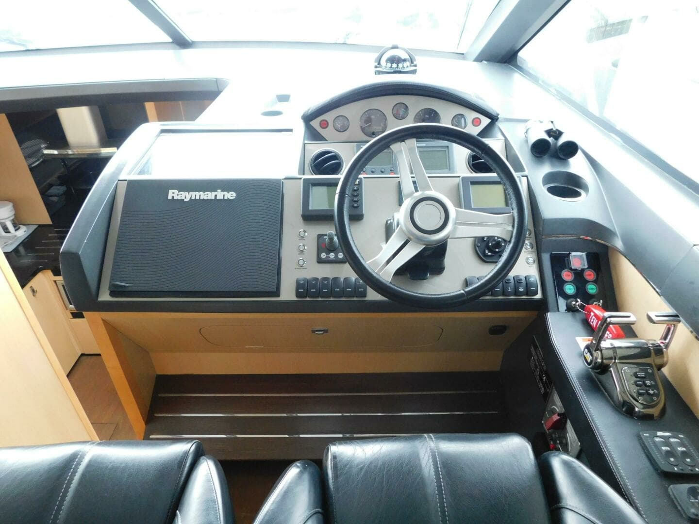 2011 Princess V52 - Image 14
