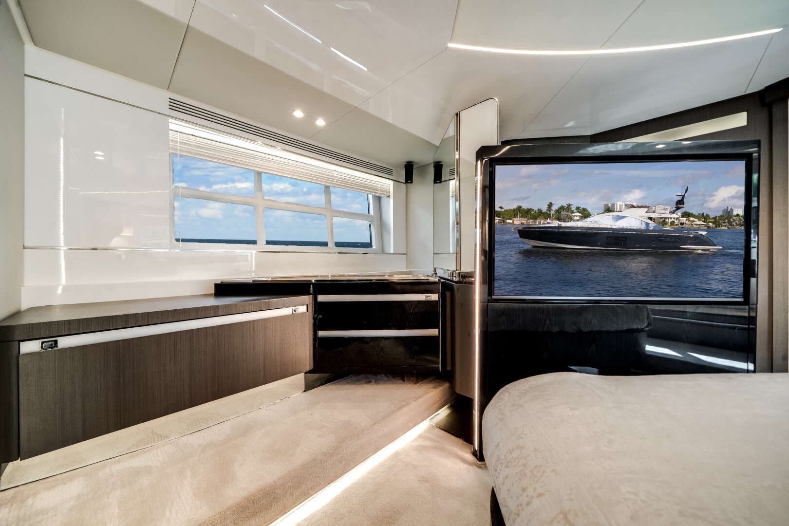 2022 Azimut S7 - Image 29