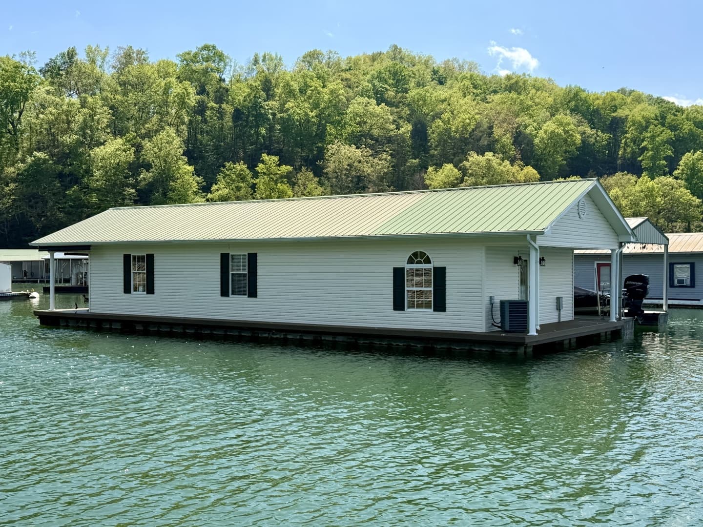 2002 Custom 20 x 53 Floating Cabin - Approx 999/sqft - Image 8