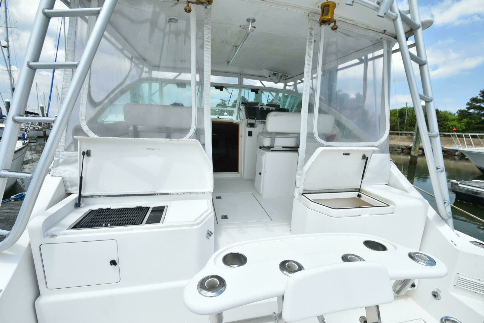 2001 Cabo 35 Express - Image 23