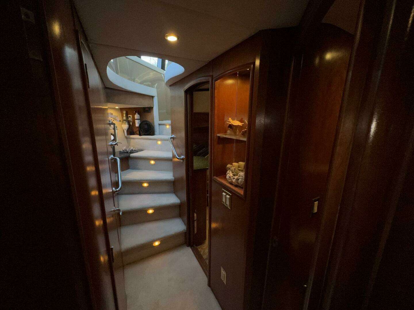 1999 Carver 530 Voyager Pilothouse - Image 37