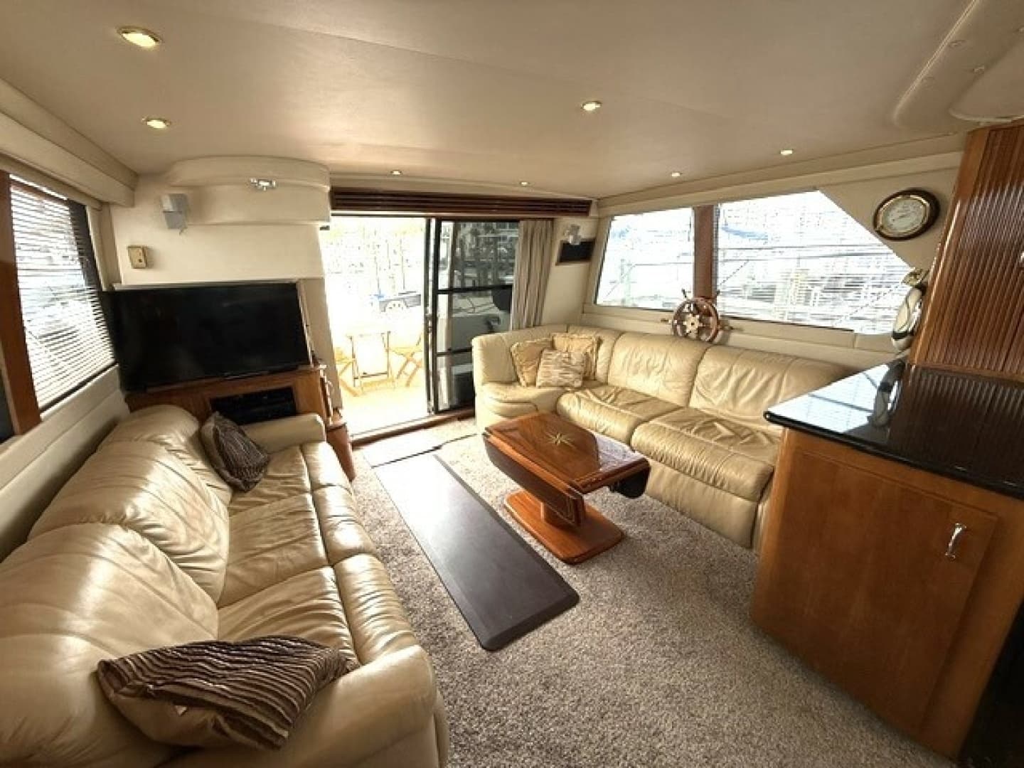 2005 Carver 46 Voyager - Image 47
