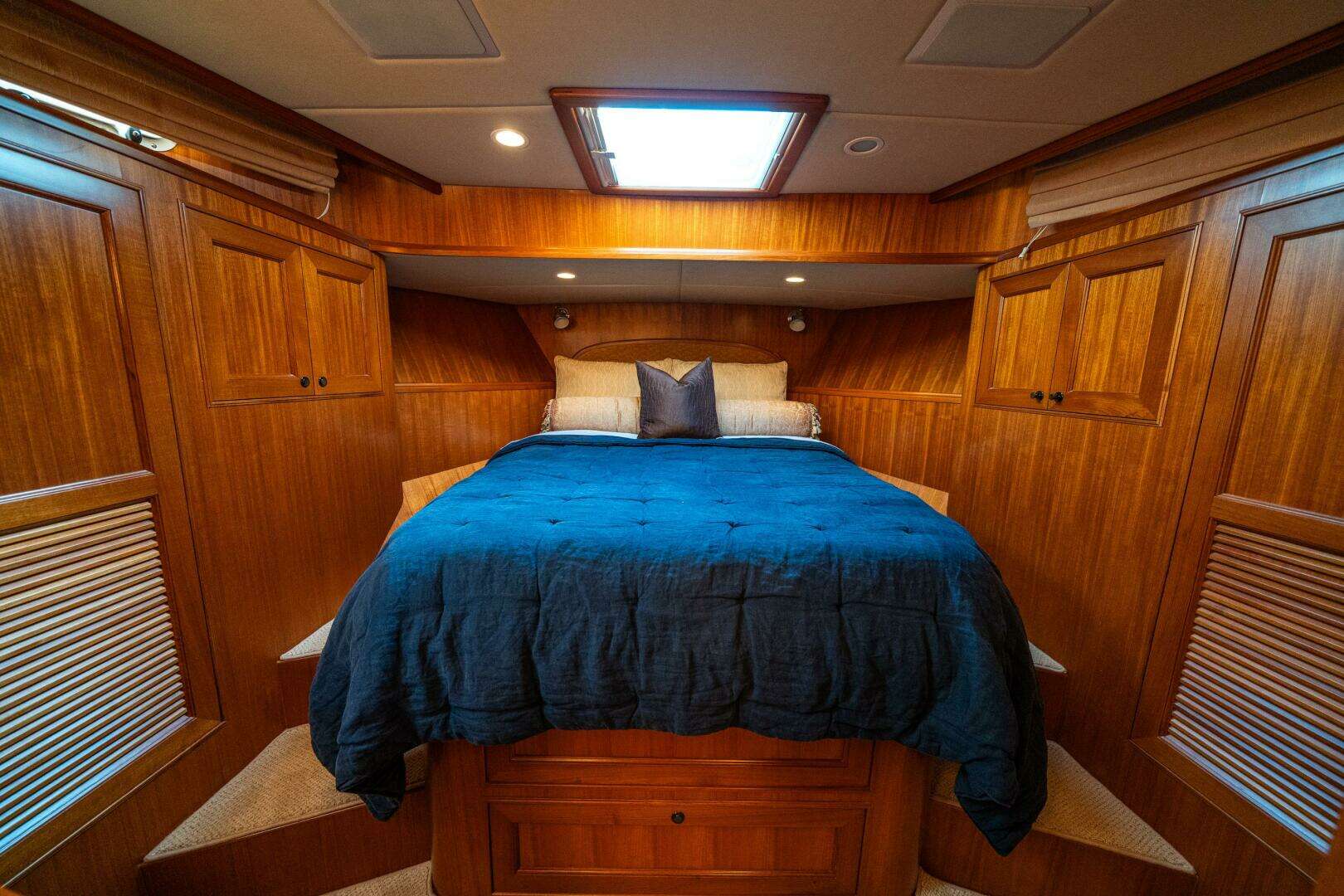 2006 Offshore Yachts 72 Pilothouse - Image 46