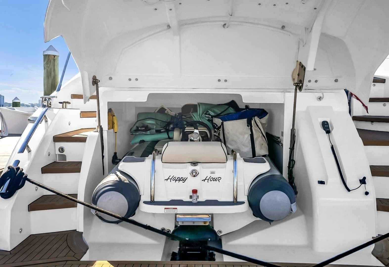2016 Princess V58 - Image 70