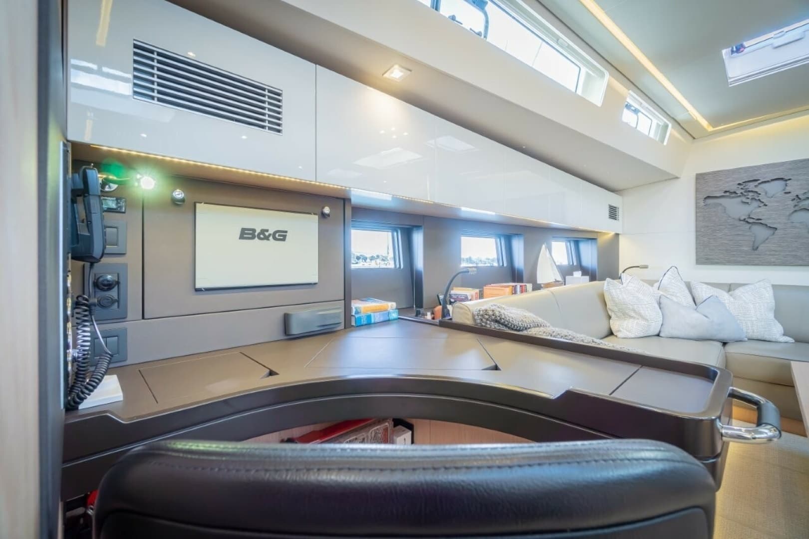 2020 Beneteau Oceanis Yacht 62 - Image 28