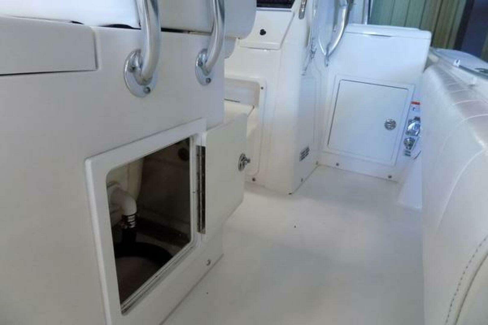 2013 Regulator 34SS - Image 17