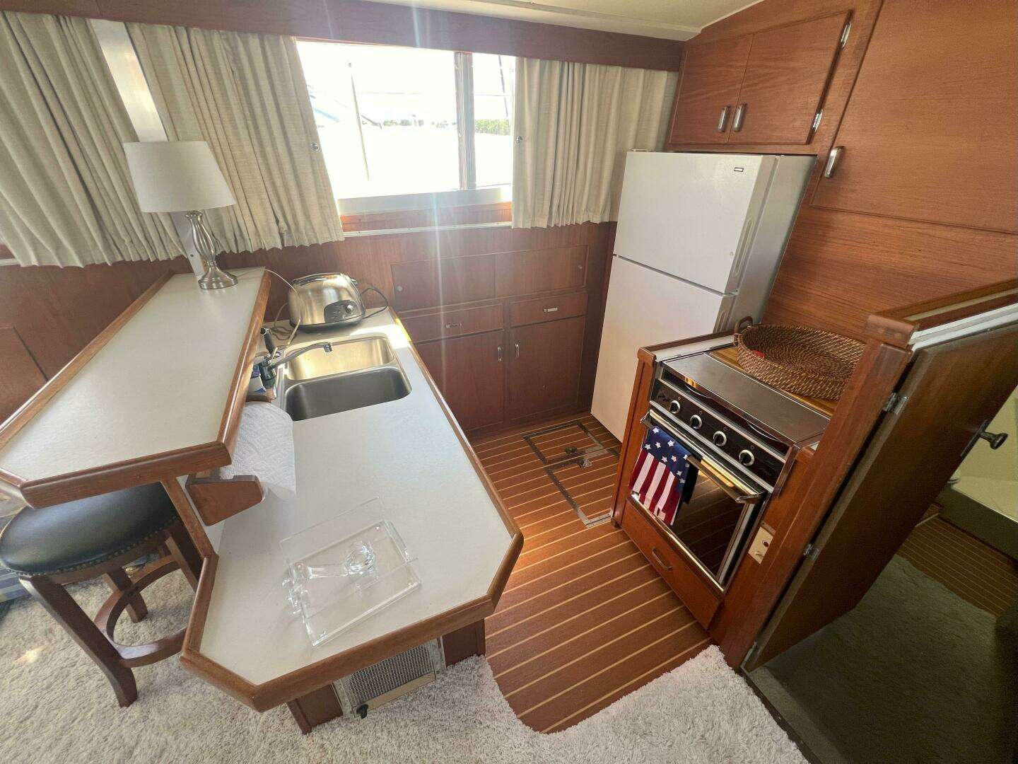 1978 Chris-Craft 410 Motor Yacht - Image 18