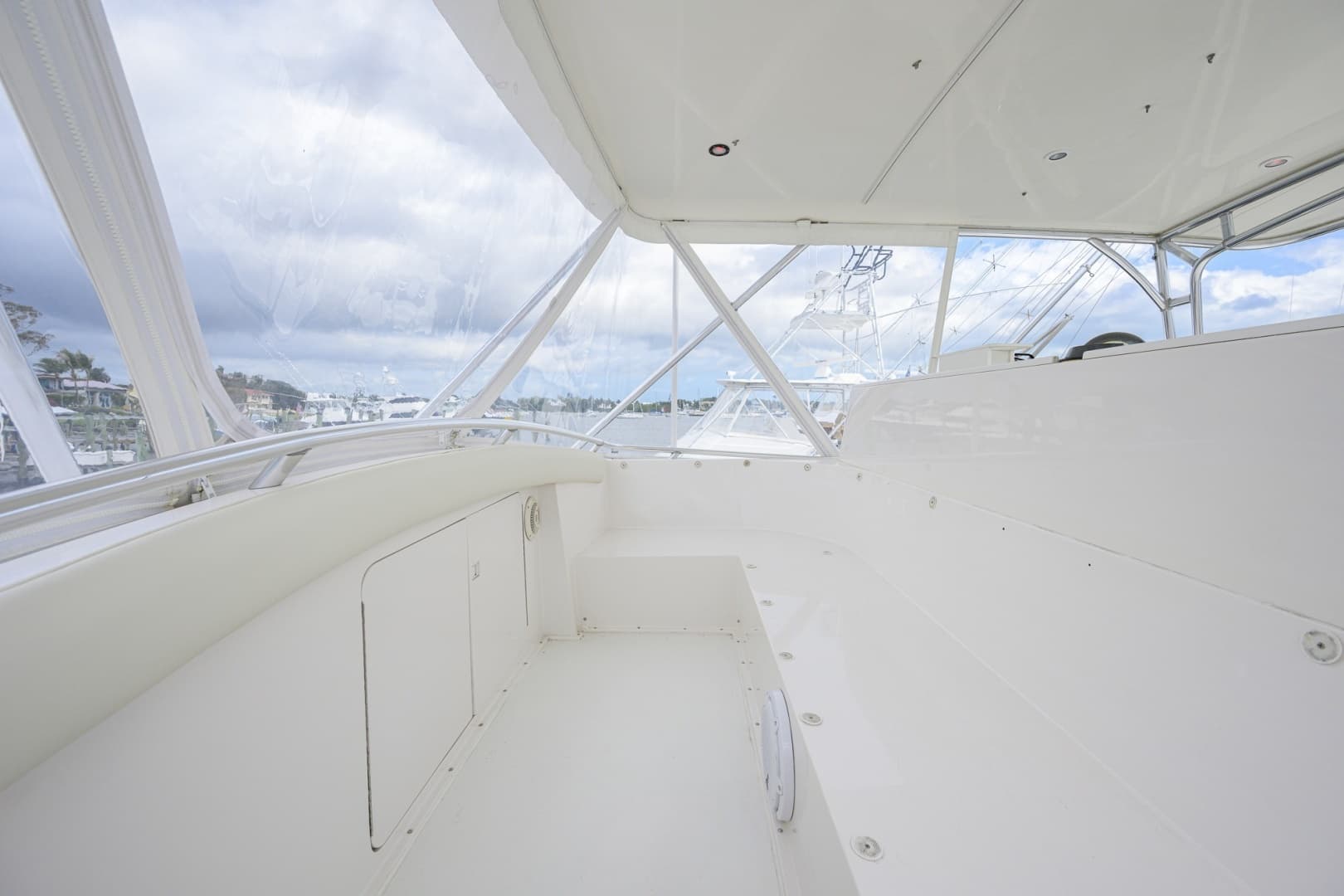 1998 Bertram — - Image 22