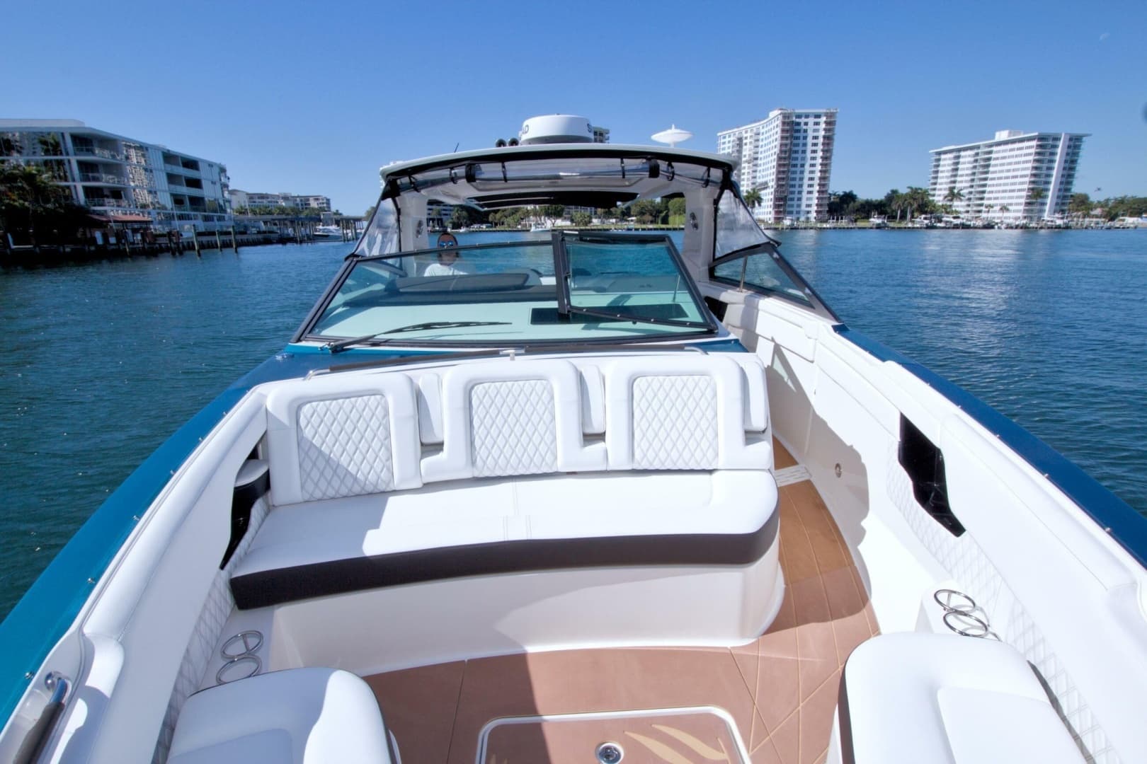 2021 Sea Ray SLX 400 Outboard - Image 37