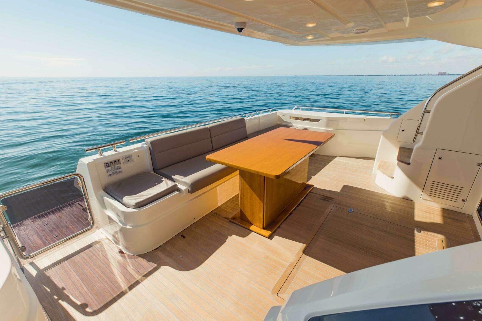 2017 Ferretti Yachts 750 - Image 20