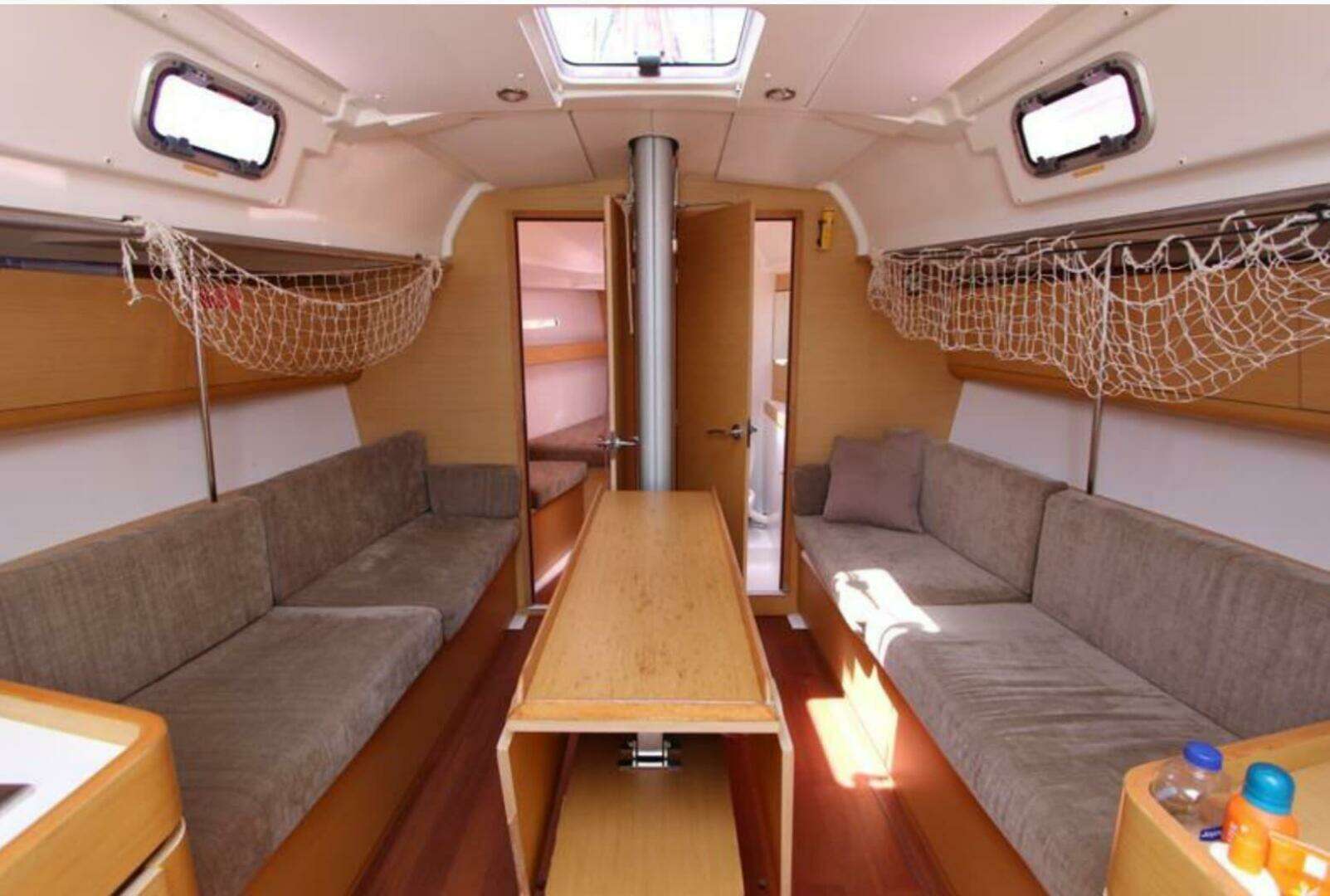 2009 Beneteau First 40 - Image 11