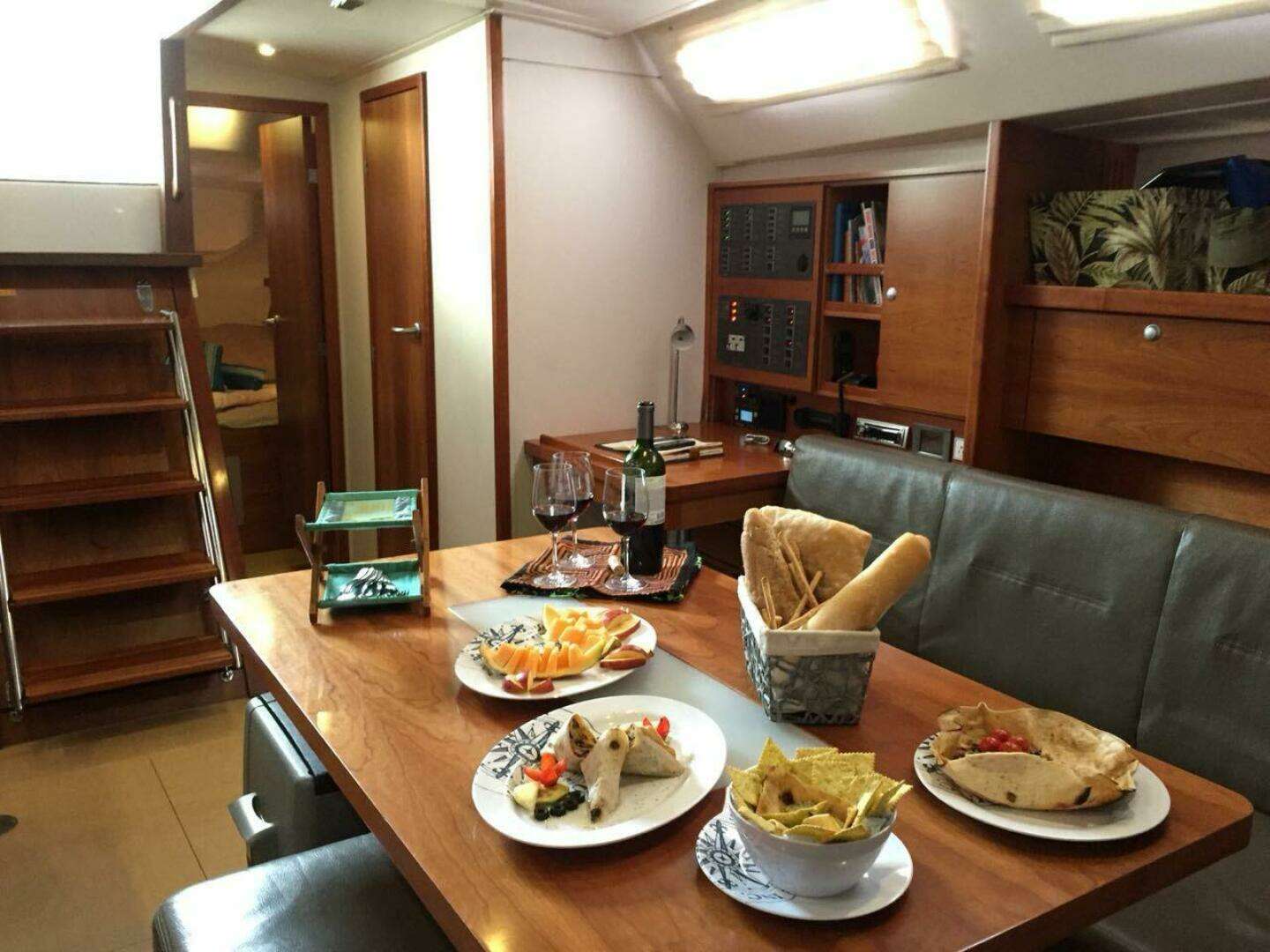 2010 Hanse 470e - Image 16