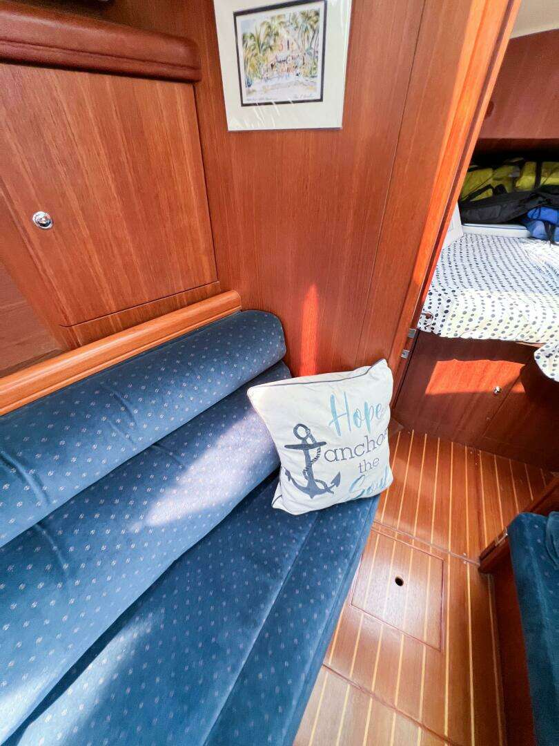 2002 Hunter 356 - Image 26