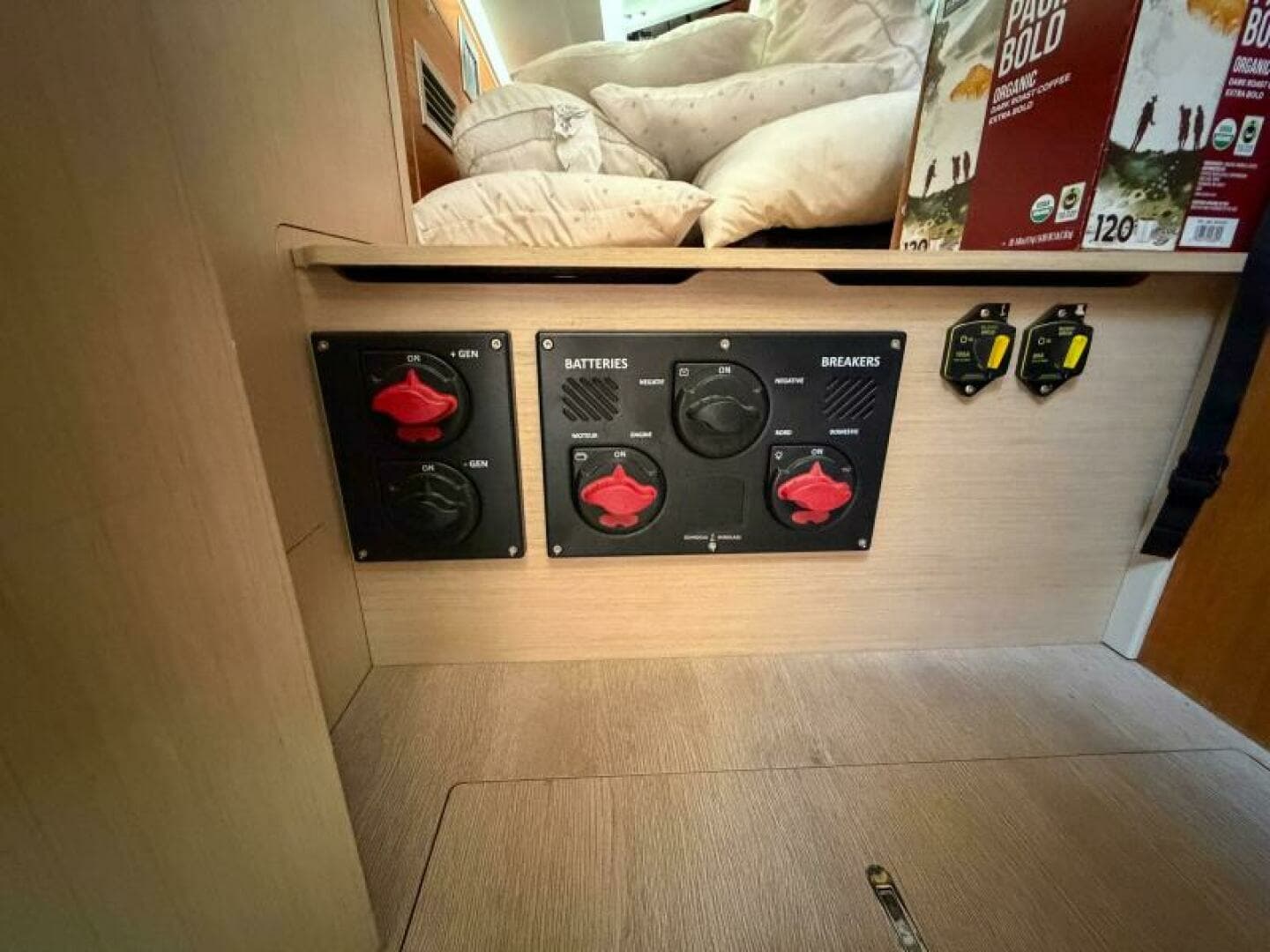 2022 Beneteau 40.1 - Image 43