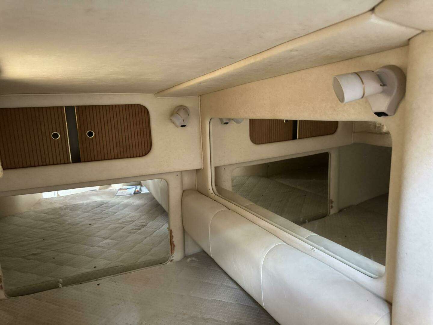 1998 Sea Ray 290 Sundancer - Image 36