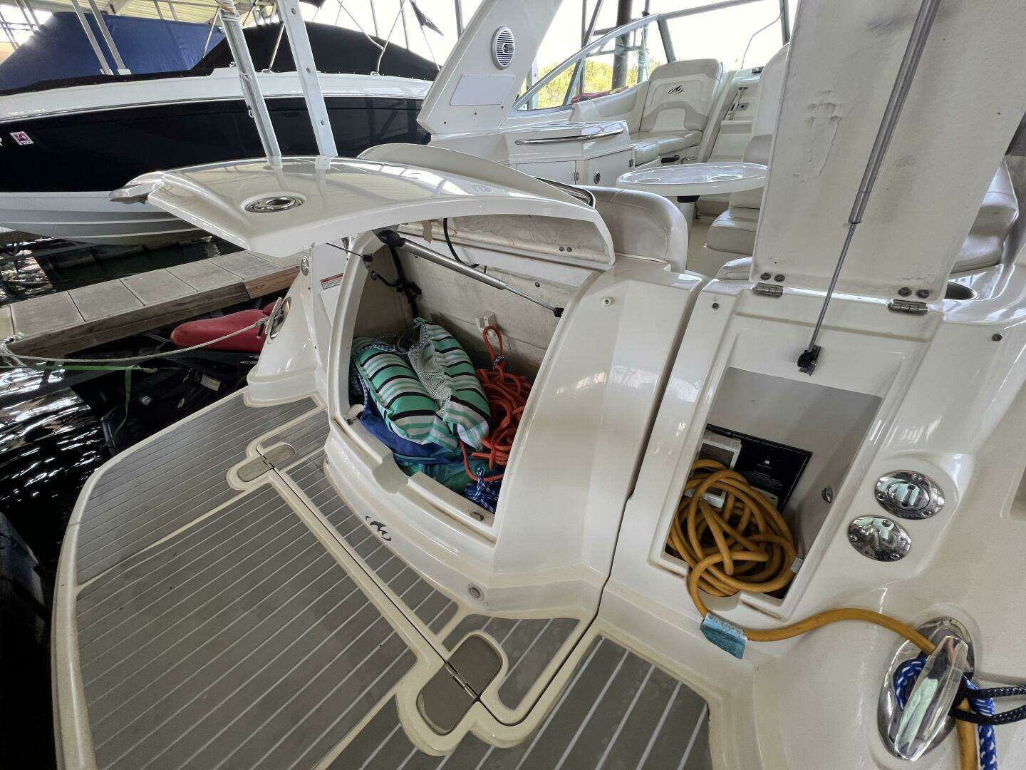 2009 Monterey 280 SC - Image 8