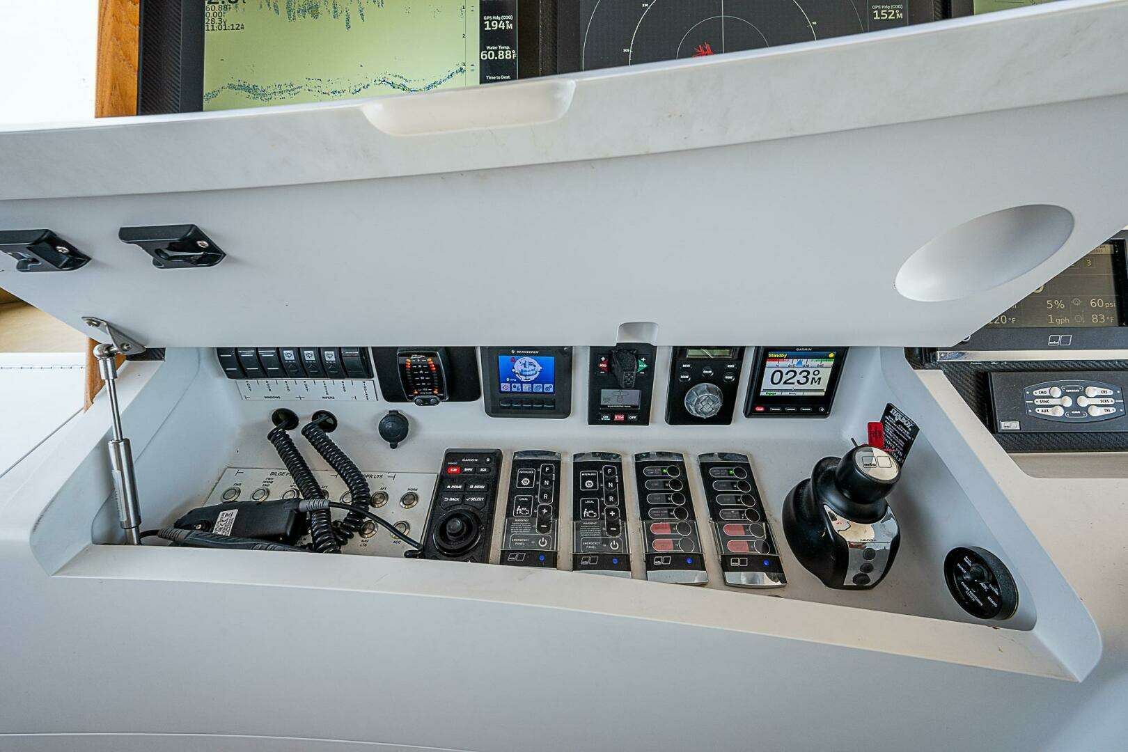 2017 F&S Cusotm Express Sportfish - Image 35