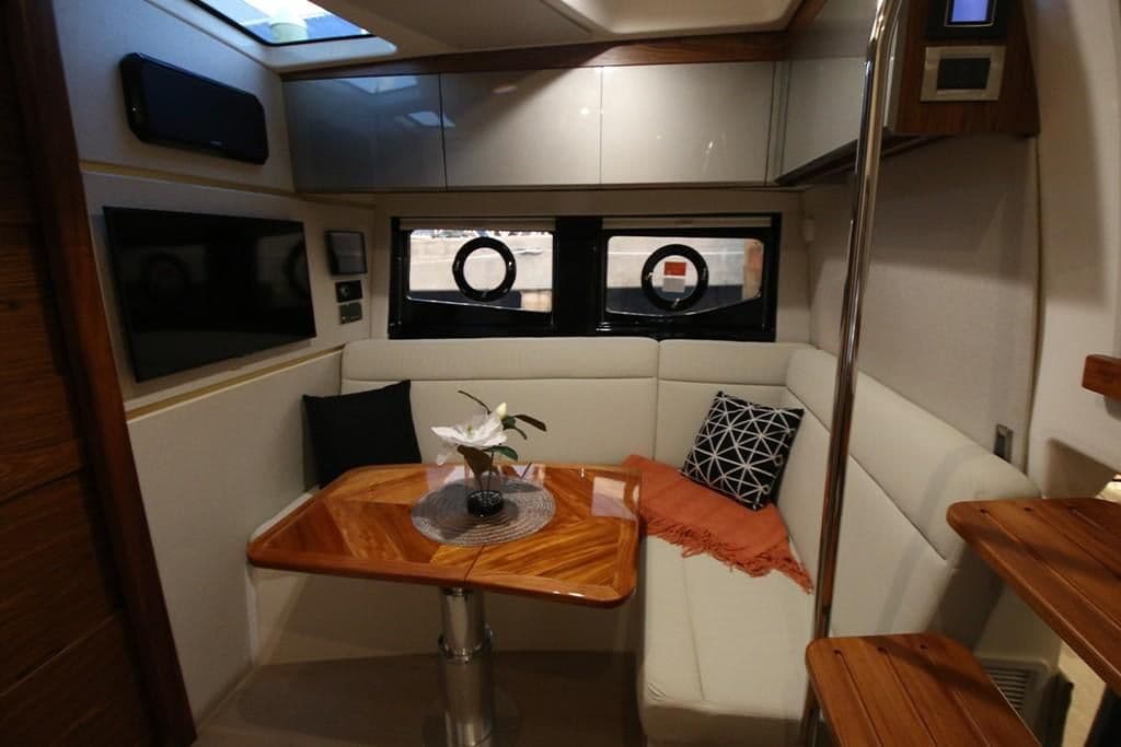 2023-Boston-Whaler-405-Conquest-MarineMax