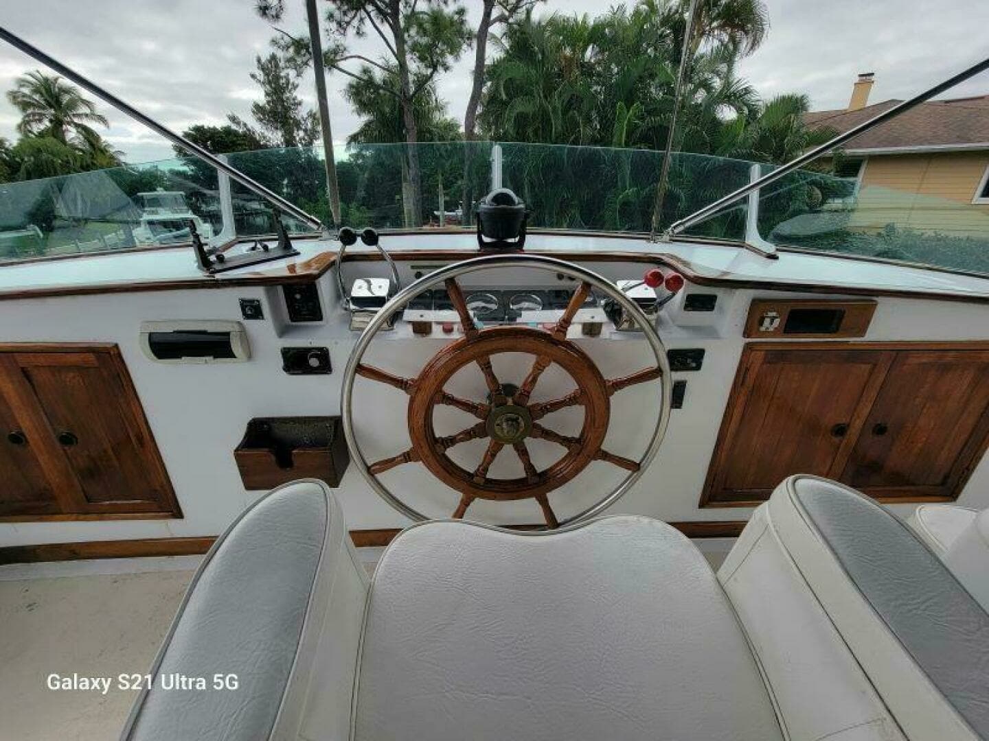1987 Marine Trader Wide Body - Image 44