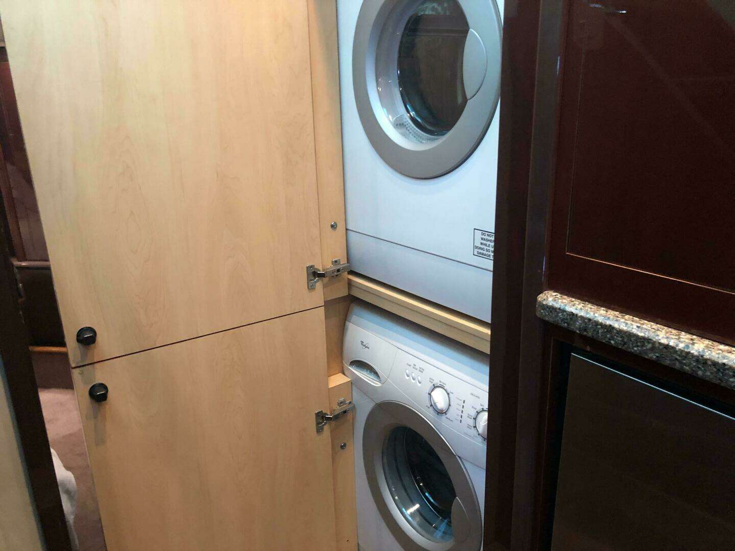 2008 Sea Ray 55 Sundancer - Image 39