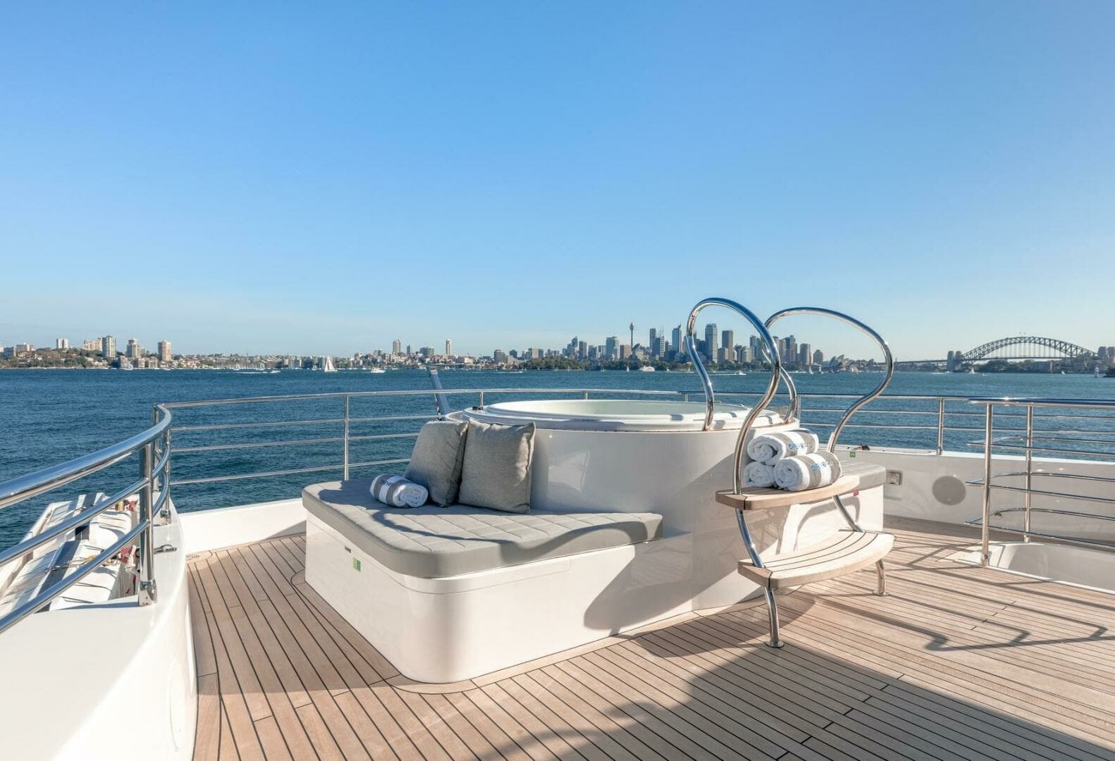 2024 Gulf Craft Majesty 100 - Image 9