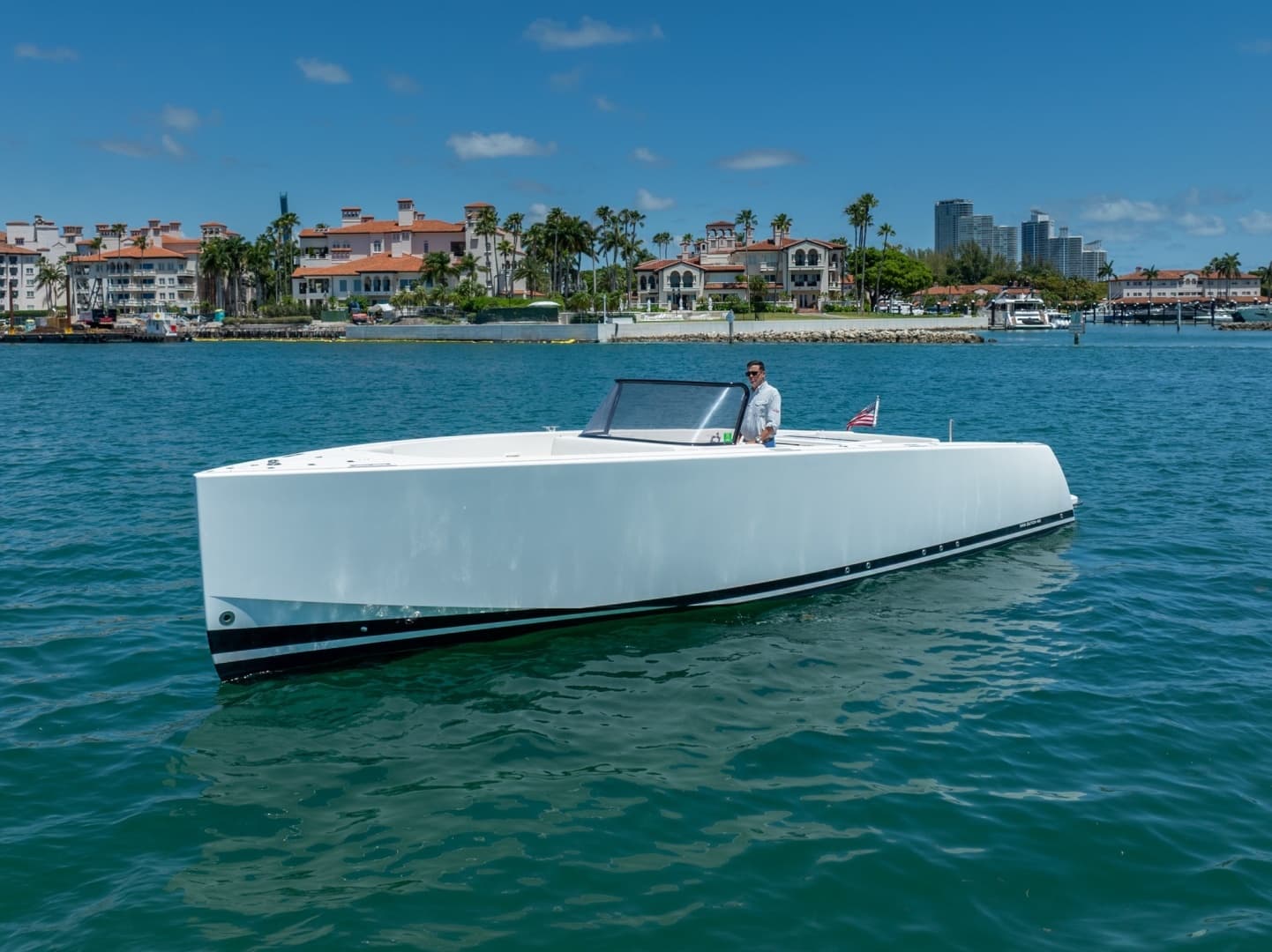 2014 VanDutch 40 - Image 5
