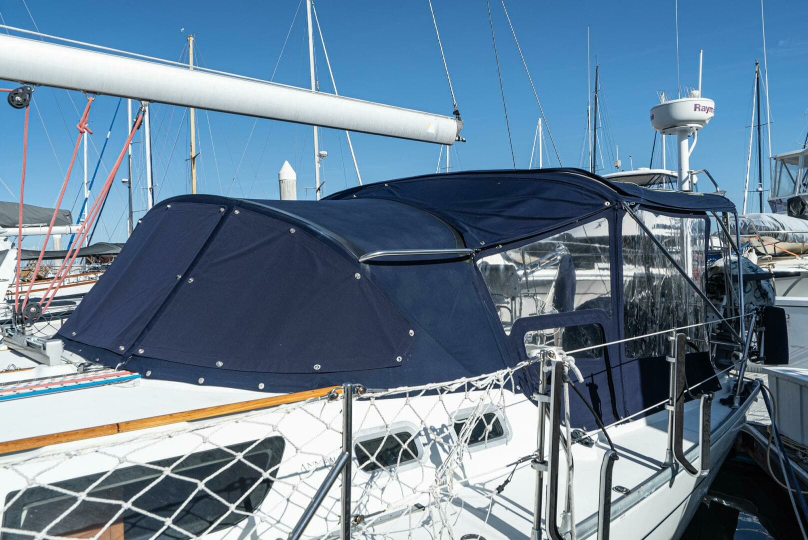 2001 Jeanneau 43 Sun Odessey - Image 9