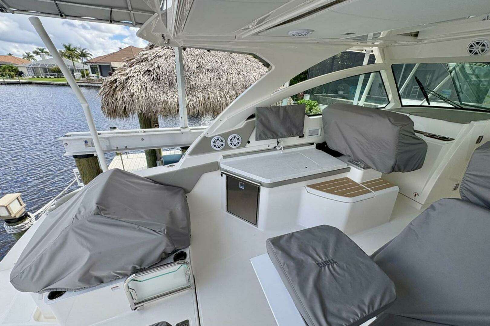 2024 Tiara Sport 34 LX - Image 11