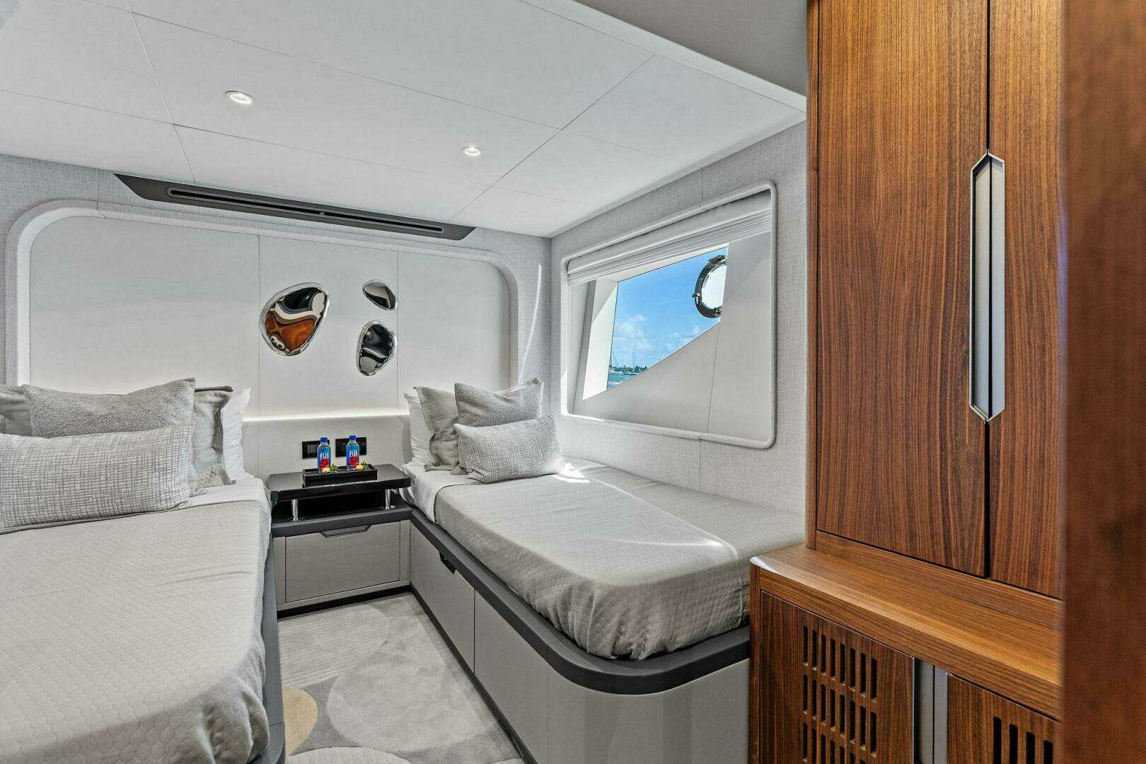 2027 Aquitalia Yachts Flybridge - Image 40
