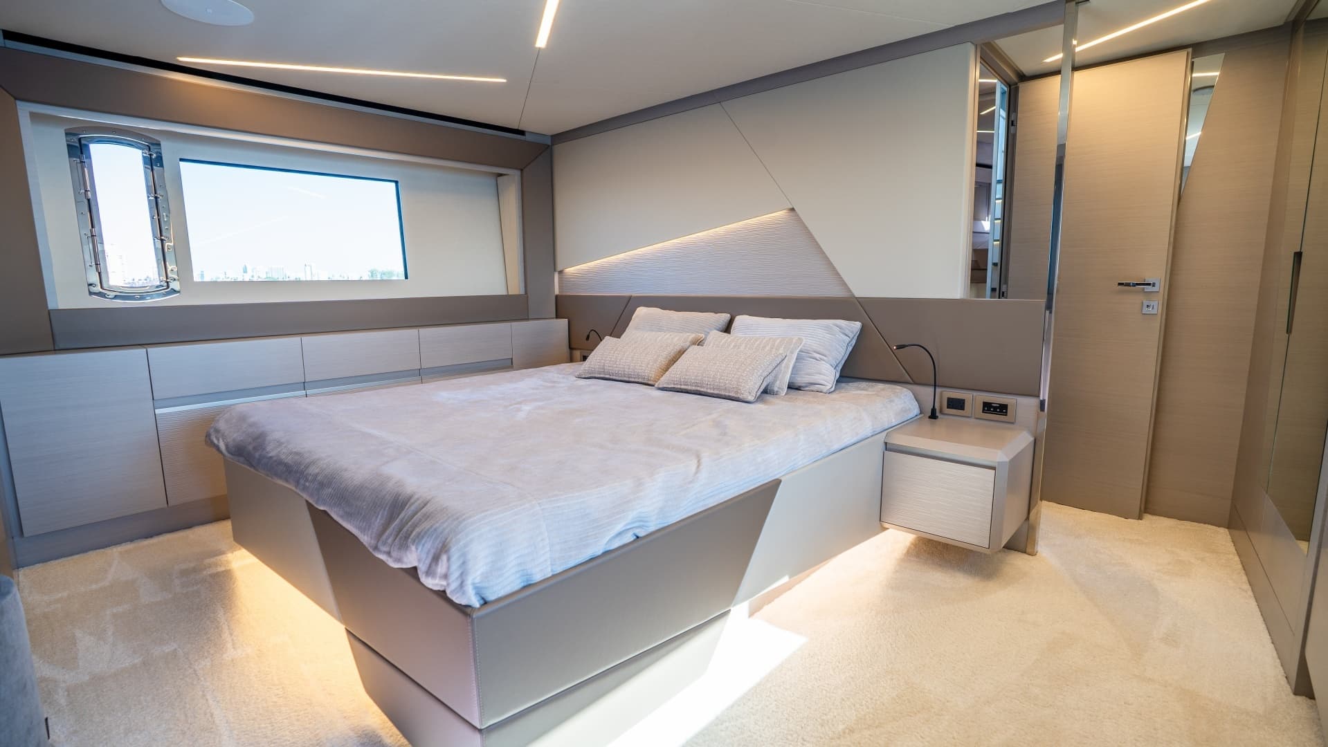 2024 Pershing 7X - Image 61