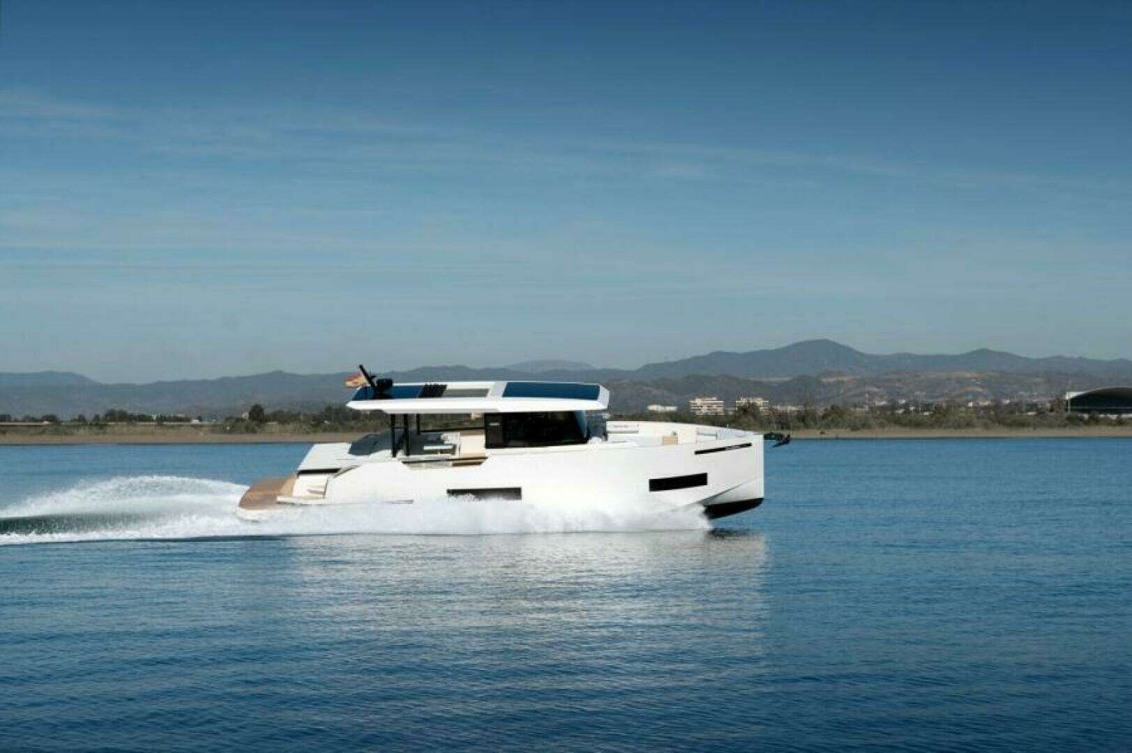 2026 De Antonio Yachts 50 Coupe - Image 2