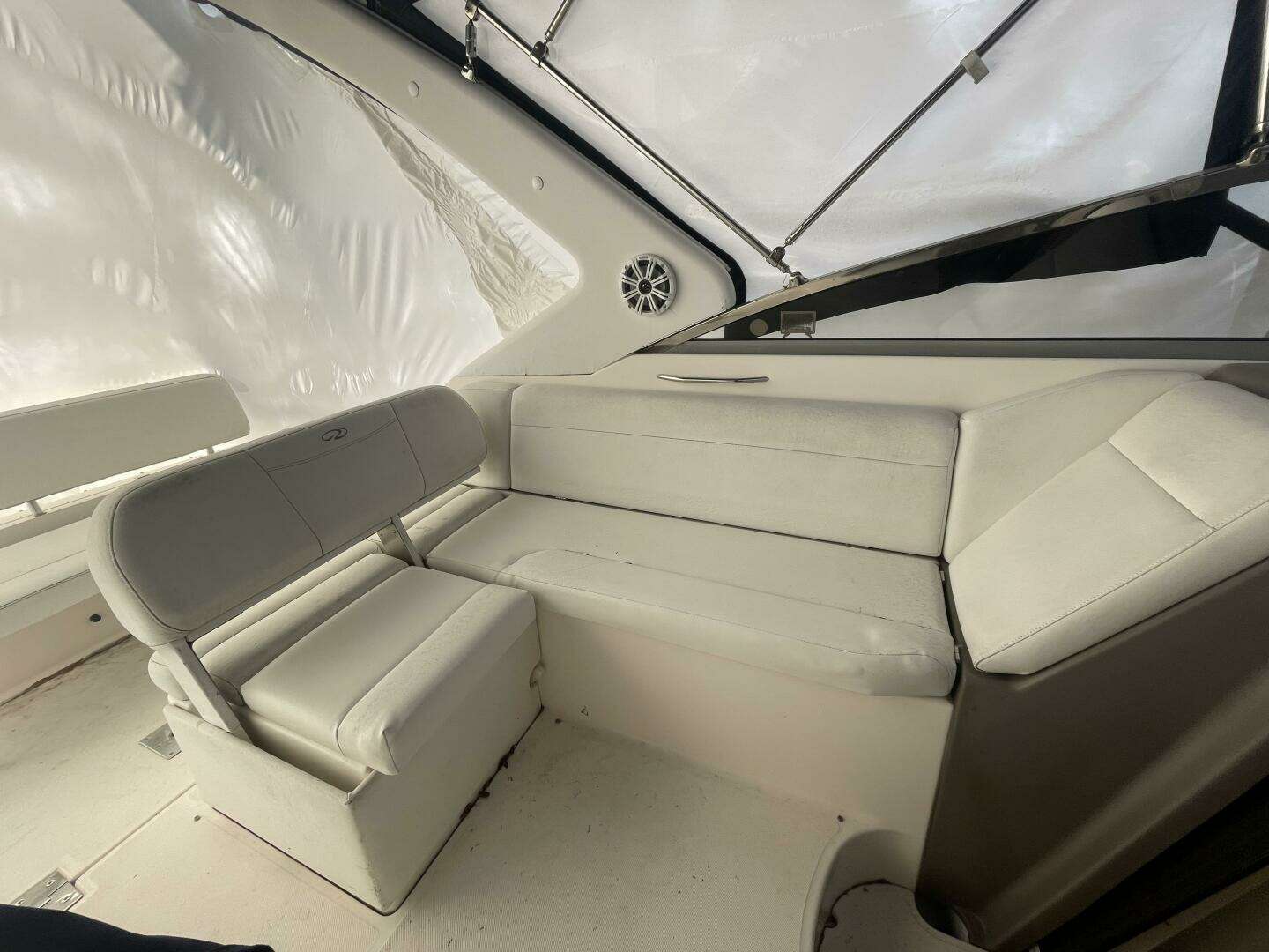 2006 Regal 2860 Window Express - Image 6