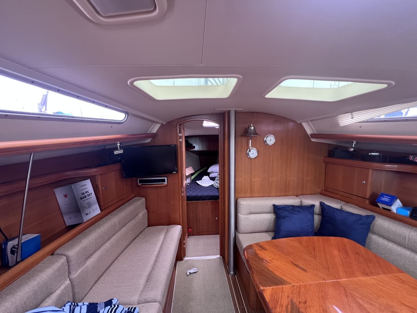 2006 Hunter 38 - Image 14