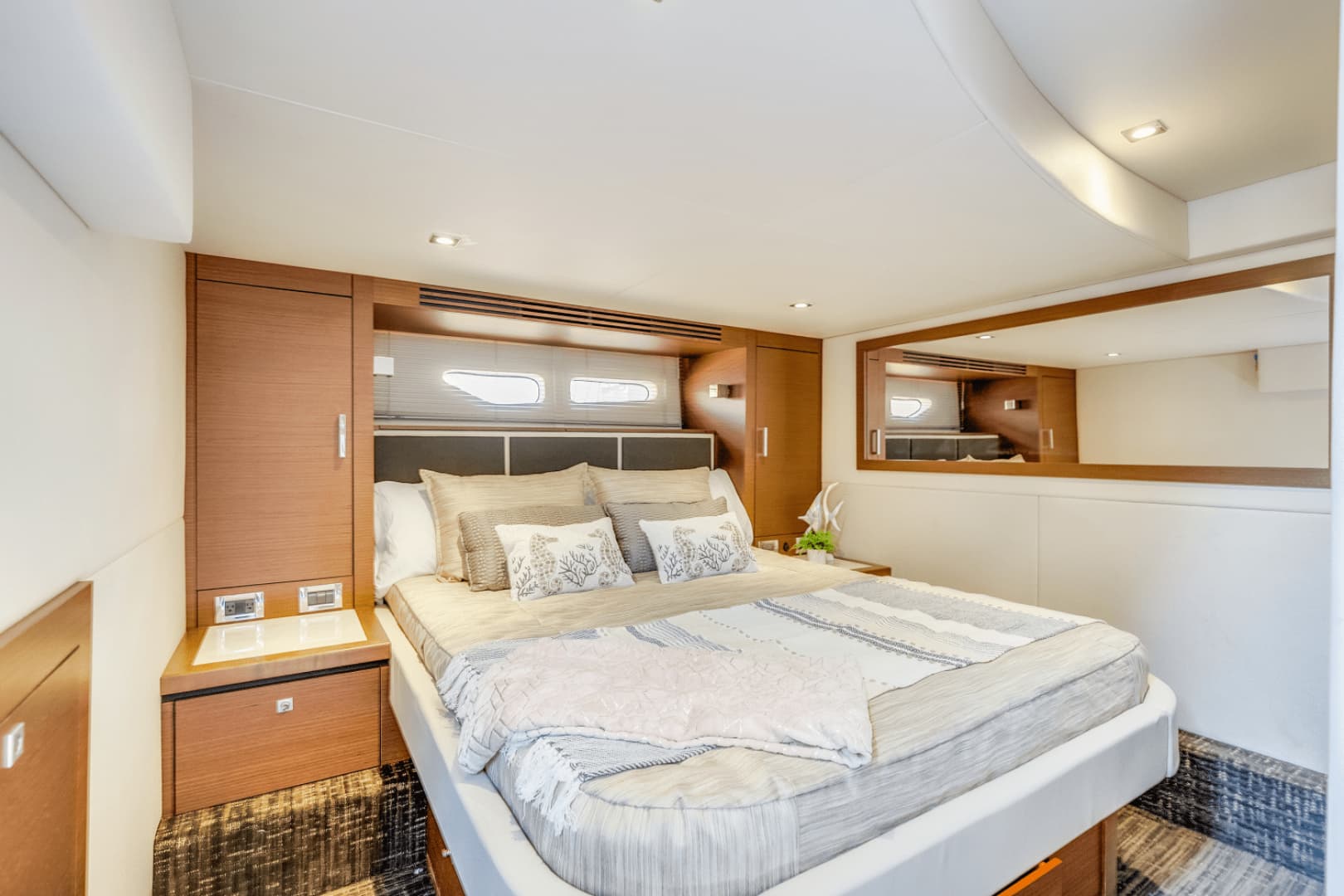 2013 Sea Ray 510 SUNDANCER - Image 33
