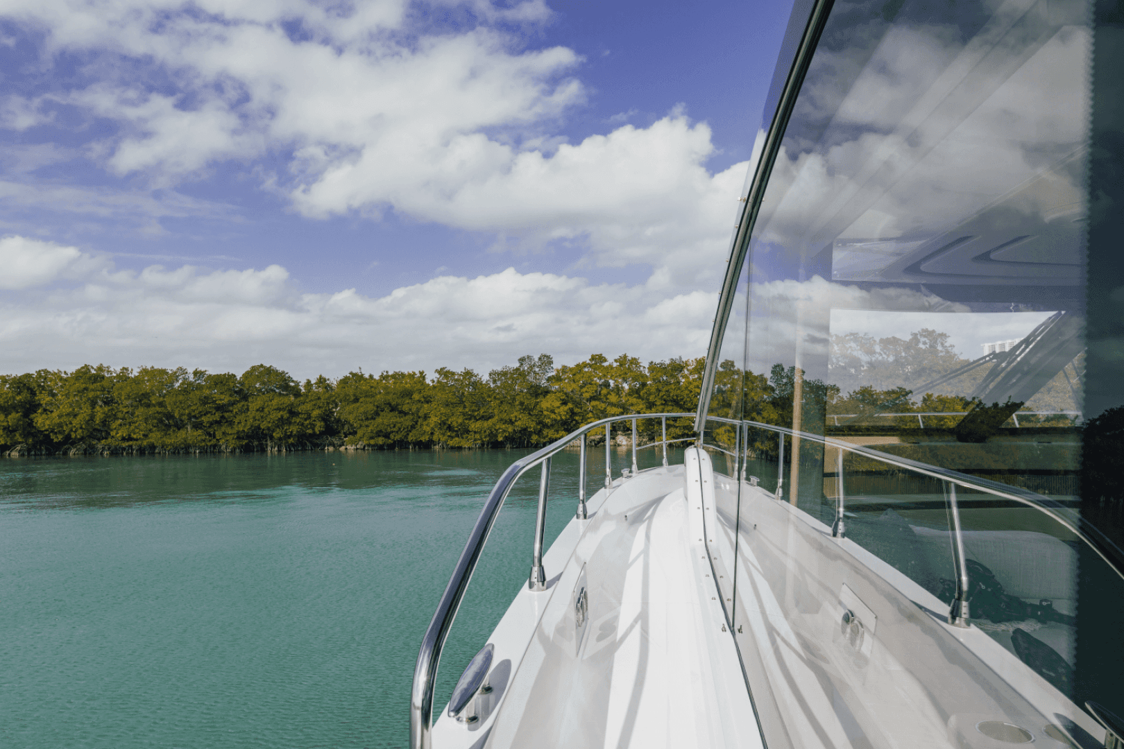 2026 Cruisers Yachts 57 FLY - Image 41