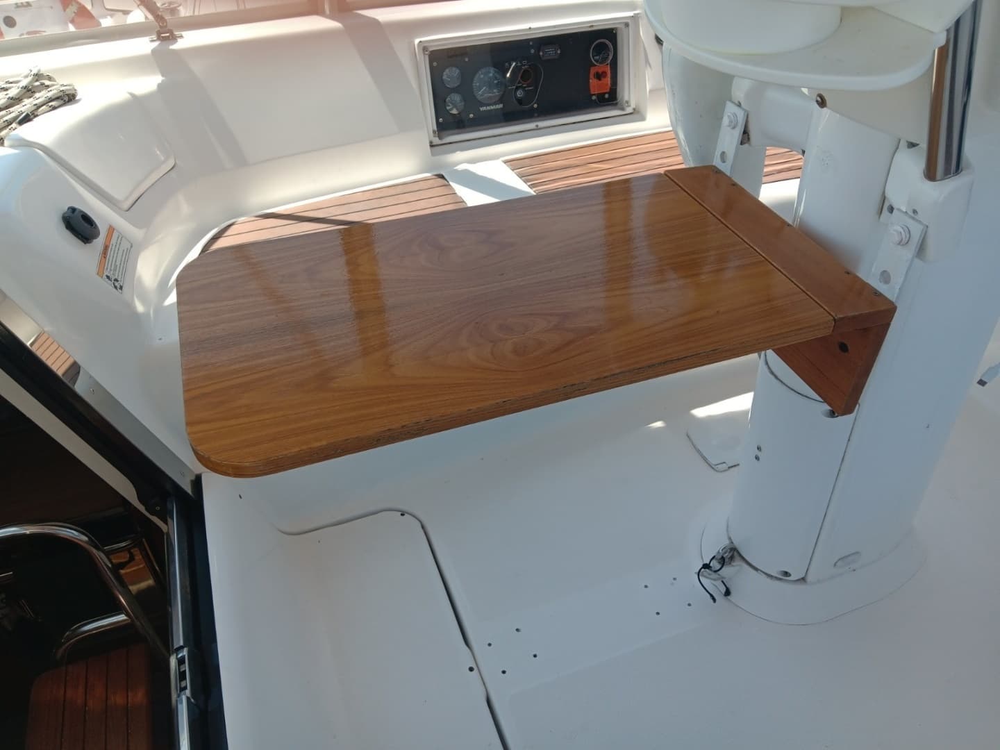 2007 Hunter Center Cockpit - Image 21
