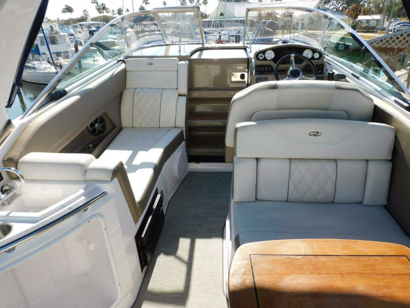 2019 Regal 28 Express - Image 10